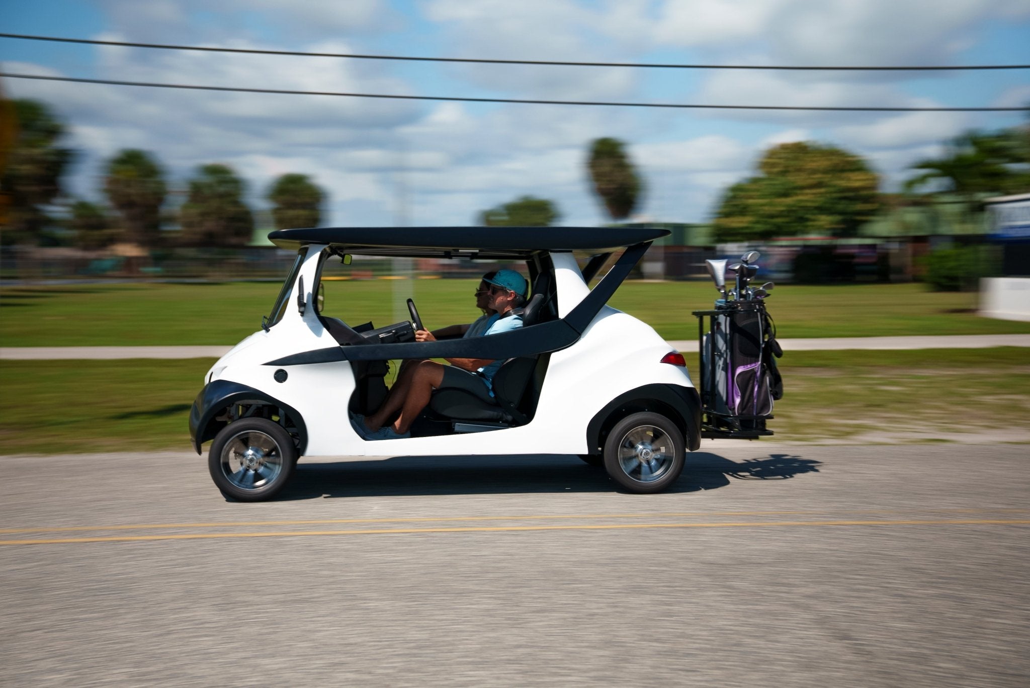Can the solar panel roof handle a hard strike from a golf ball landing on it? - Solar Transport Systems