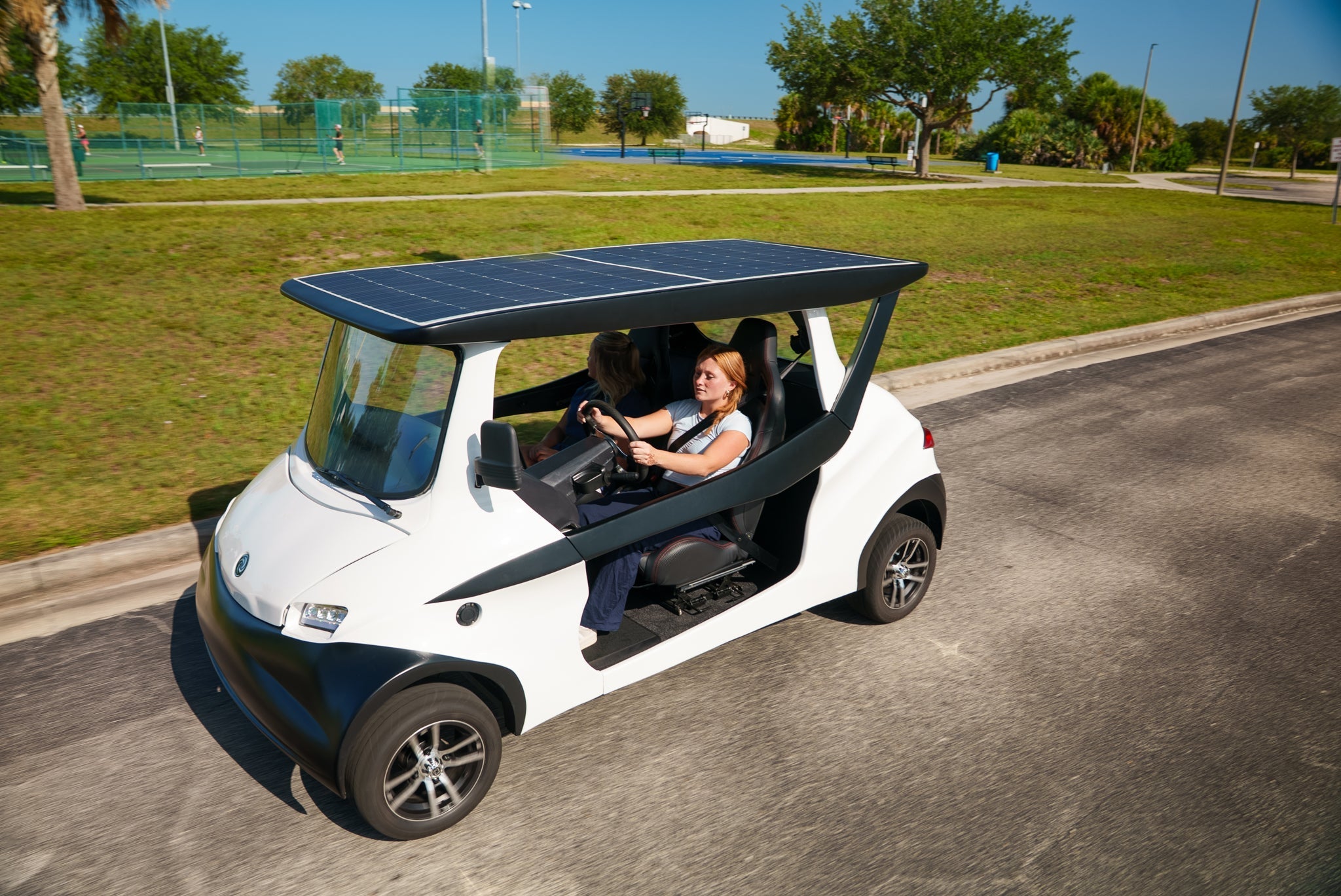 What kind of battery does the INTI use, and how big is it? - Solar Transport Systems